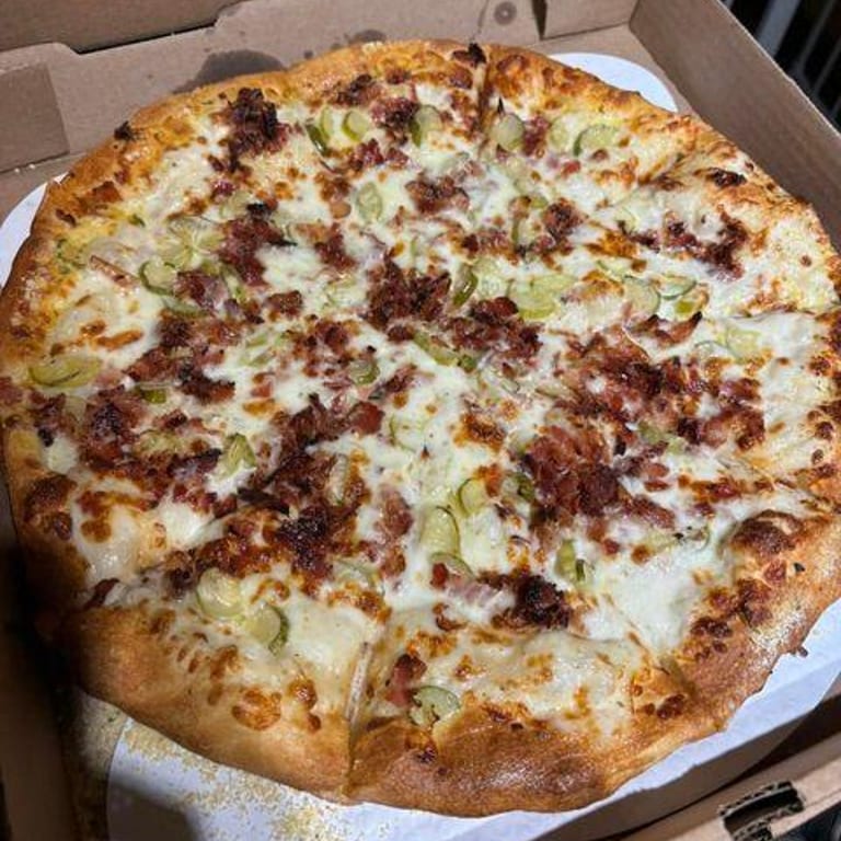 Delicious Cheese Pizza Options